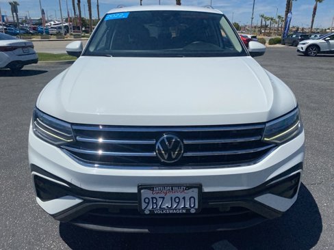 Certified 2022 Volkswagen Tiguan SE image 2