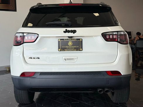 Used 2018 Jeep Compass Latitude w/ Popular Equipment Group image 5