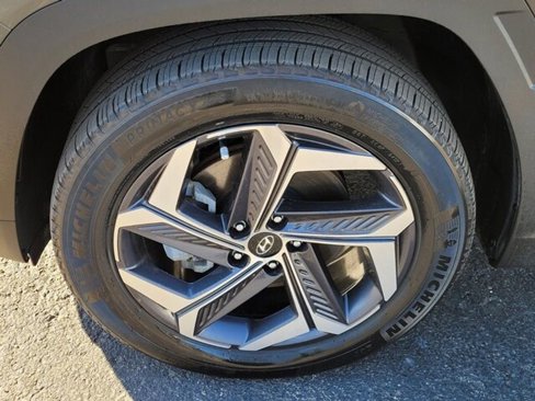 Used 2024 Hyundai Tucson Limited image 18