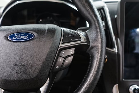 Used 2021 Ford Edge Titanium image 12
