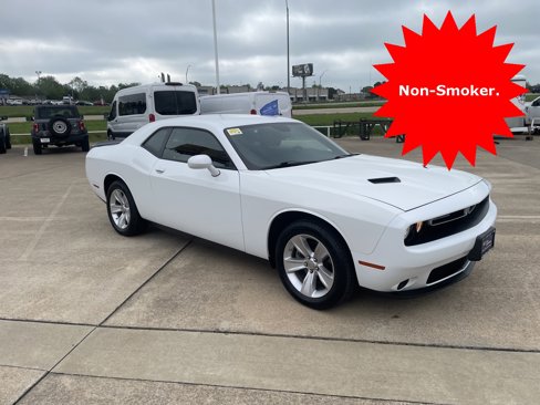 Used 2023 Dodge Challenger SXT image 3