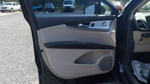 Used 2016 Lincoln MKX Reserve w/ Luxury Package image 15
