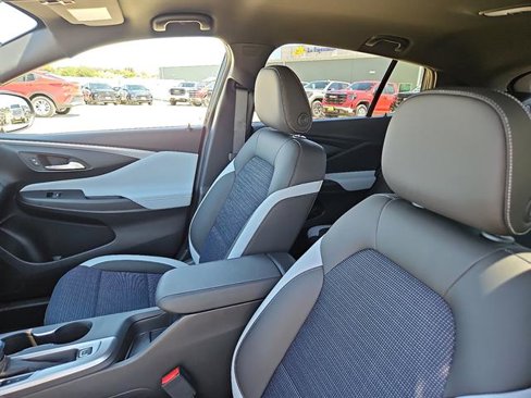 New 2026 Buick Envista Preferred image 12