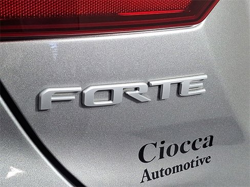 Used 2023 Kia Forte GT-Line image 29