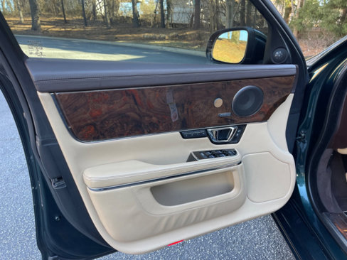 Used 2016 Jaguar XJ L Portfolio image 24