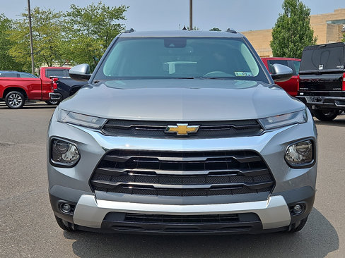 Used 2023 Chevrolet TrailBlazer LT w/ Convenience Package image 2