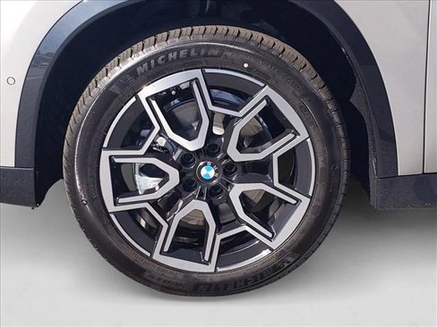 Used 2025 BMW X1 xDrive28i w/ Technology Package image 10