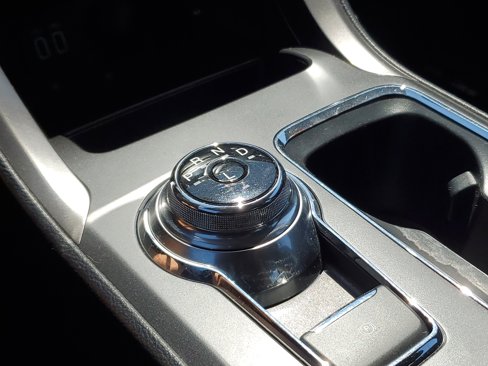 Used 2020 Ford Fusion SE image 28