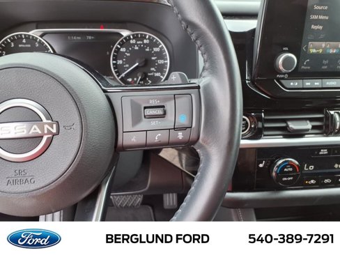 Used 2022 Nissan Pathfinder SV image 23