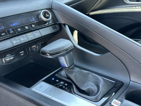 Used 2021 Hyundai Elantra SEL image 30
