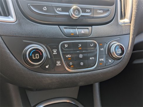 Used 2022 Chevrolet Malibu LT image 19