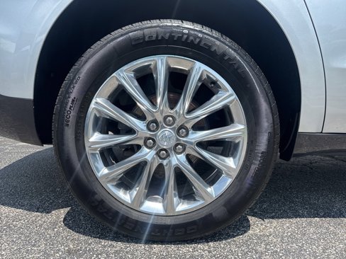 Used 2021 Buick Enclave Essence w/ Sound and Sites Package image 10