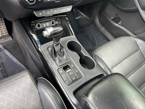 Used 2017 Kia Sorento SX image 35