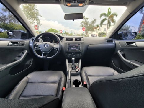 Used 2015 Volkswagen Jetta Sport image 14