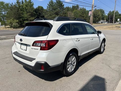 Used 2018 Subaru Outback 2.5i Premium image 6