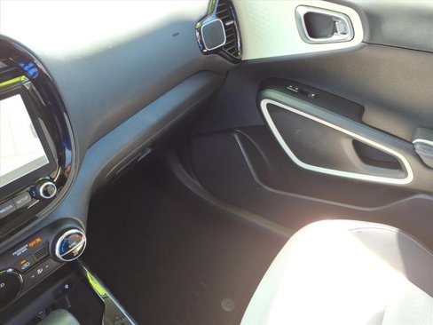 Used 2023 Kia Soul GT-Line image 26