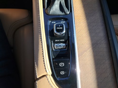 Used 2017 Volvo S90 T6 Inscription w/ Vision Package image 27