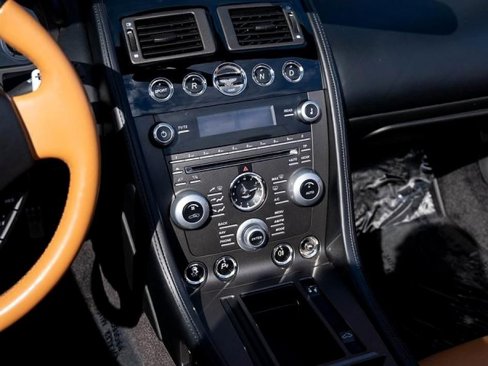 Used 2015 Aston Martin V8 Vantage Roadster image 14