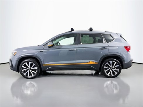 Used 2022 Volkswagen Taos SE image 4