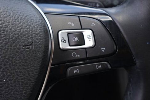Used 2018 Volkswagen Golf SE image 18
