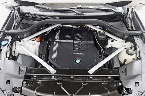 Used 2022 BMW X5 xDrive40i w/ M Sport Package image 41