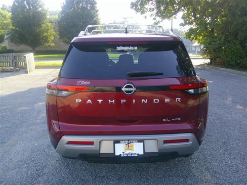 Used 2023 Nissan Pathfinder SL image 4