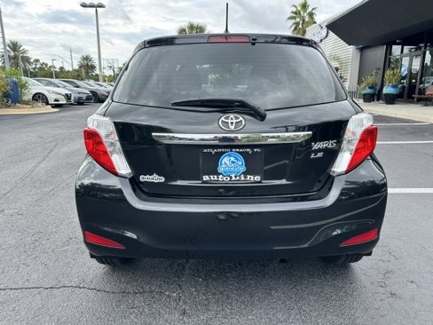 Used 2012 Toyota Yaris L image 5