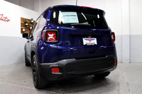 Used 2018 Jeep Renegade Altitude image 3