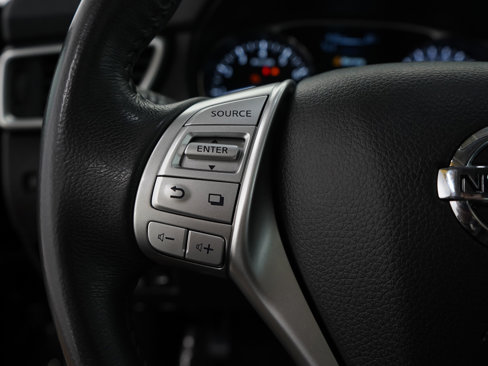 Used 2016 Nissan Rogue SL image 25