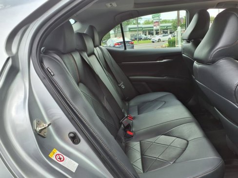 Used 2019 Toyota Camry XLE image 15