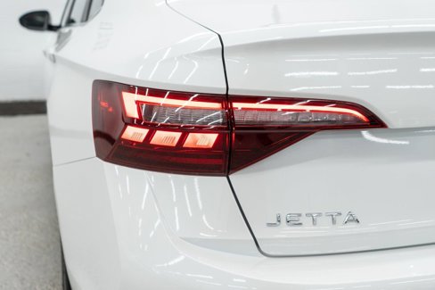 Used 2024 Volkswagen Jetta SE w/ Panoramic Sunroof Package image 43