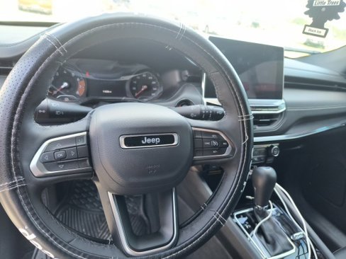 Used 2024 Jeep Compass Latitude w/ Convenience Group image 14