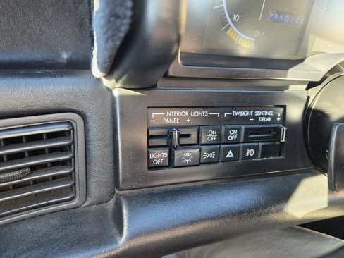 Used 1991 Cadillac Allante image 19