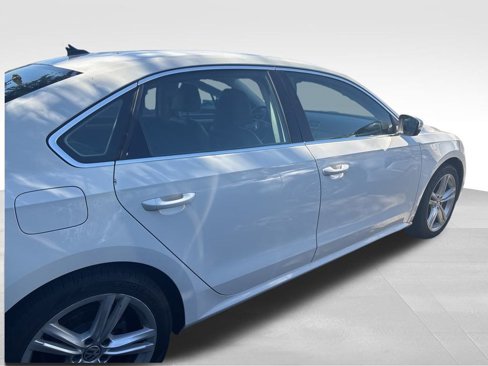 Used 2014 Volkswagen Passat 1.8T SE image 11