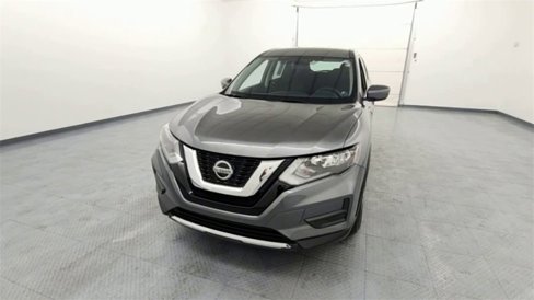 Used 2018 Nissan Rogue S image 3