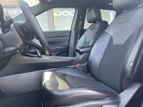 Used 2023 Jeep Compass Trailhawk image 18