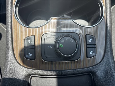 Used 2023 GMC Acadia SLE w/ Driver Convenience Package image 31