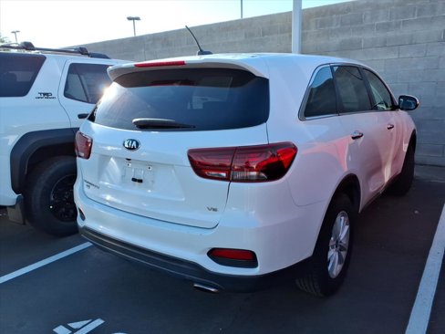 Used 2020 Kia Sorento LX image 2