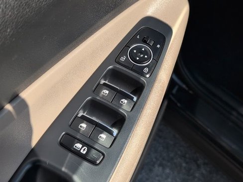 Used 2023 Hyundai Santa Fe SEL image 17