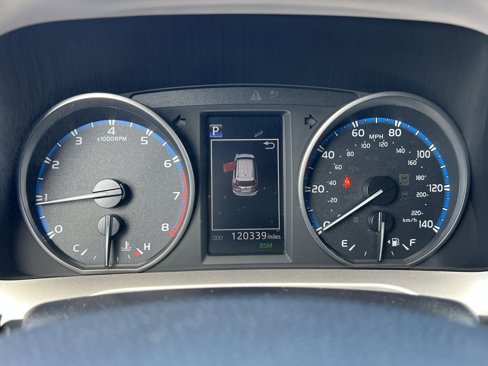 Used 2018 Toyota RAV4 XLE image 15