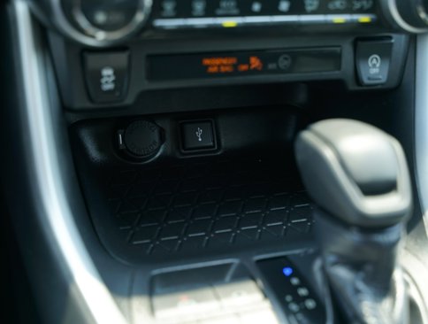 Used 2021 Toyota RAV4 XLE image 17