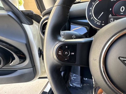 Used 2023 MINI Cooper 2-Door Hardtop image 19
