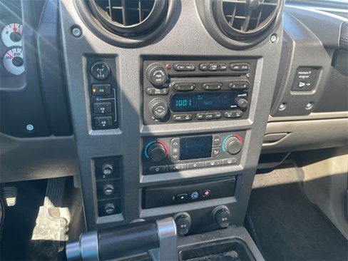 Used 2004 HUMMER H2 image 9