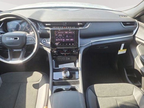 New 2025 Jeep Grand Cherokee L Altitude image 11