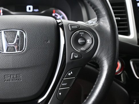 Used 2018 Honda Pilot Touring image 14