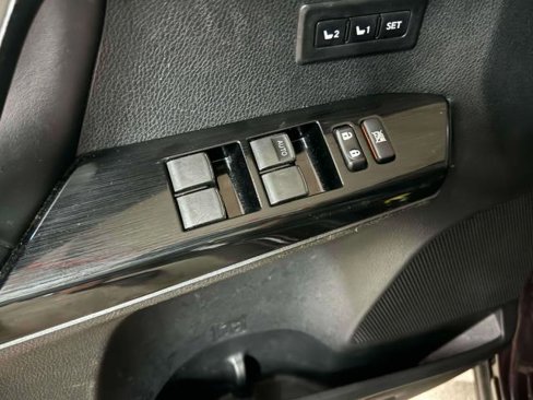 Used 2018 Toyota RAV4 Limited image 14