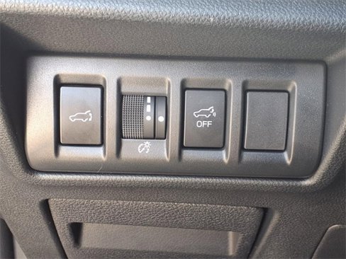 Used 2023 Subaru Outback Limited image 7