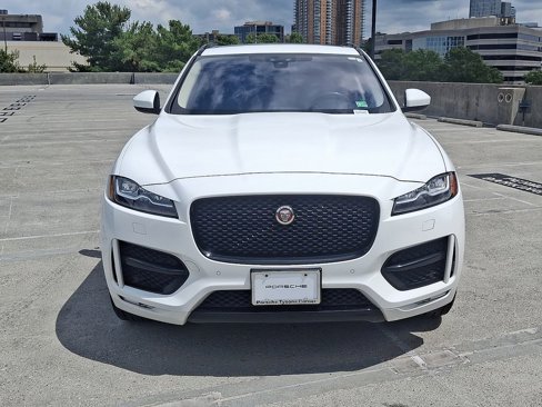 Used 2018 Jaguar F-PACE R-Sport image 6