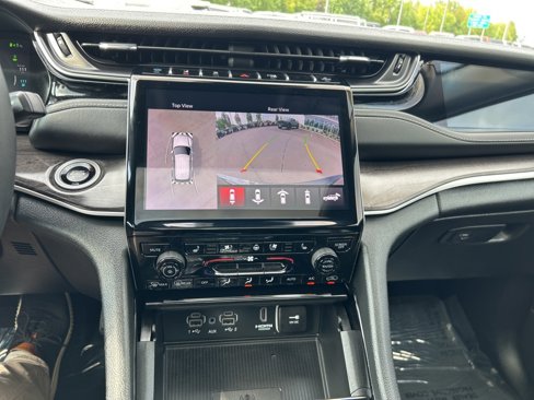 Used 2023 Jeep Grand Cherokee 4WD 4xe w/ Luxury Tech Group II image 19