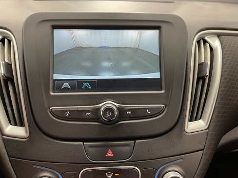 Used 2018 Chevrolet Malibu LS image 24